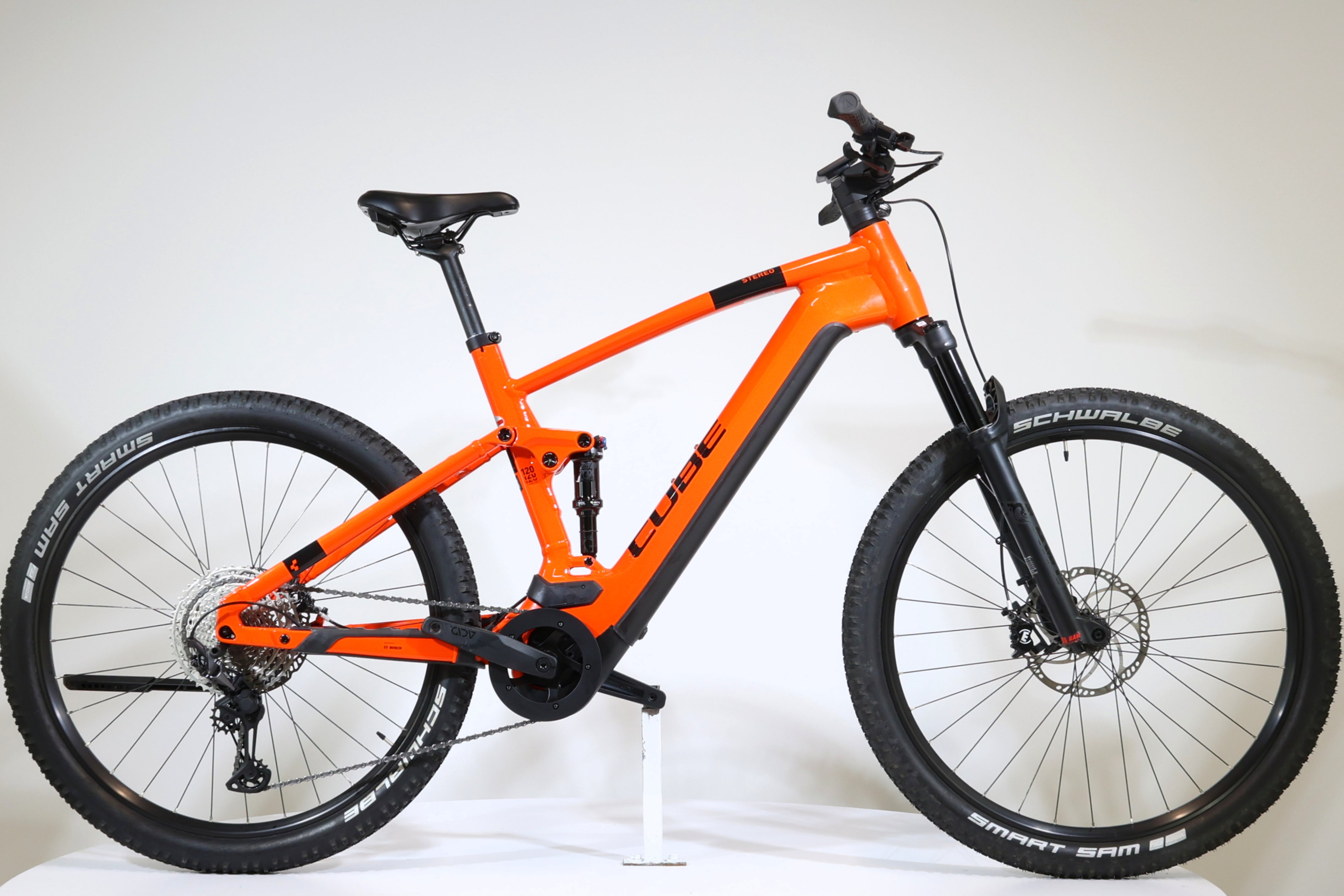 cube stereo hybrid 120 race 750 2024 VTTAE Occasion Reconditionné Titel:Standard Cube Rennrad Diamantrahmen LITENING Schmuckdose