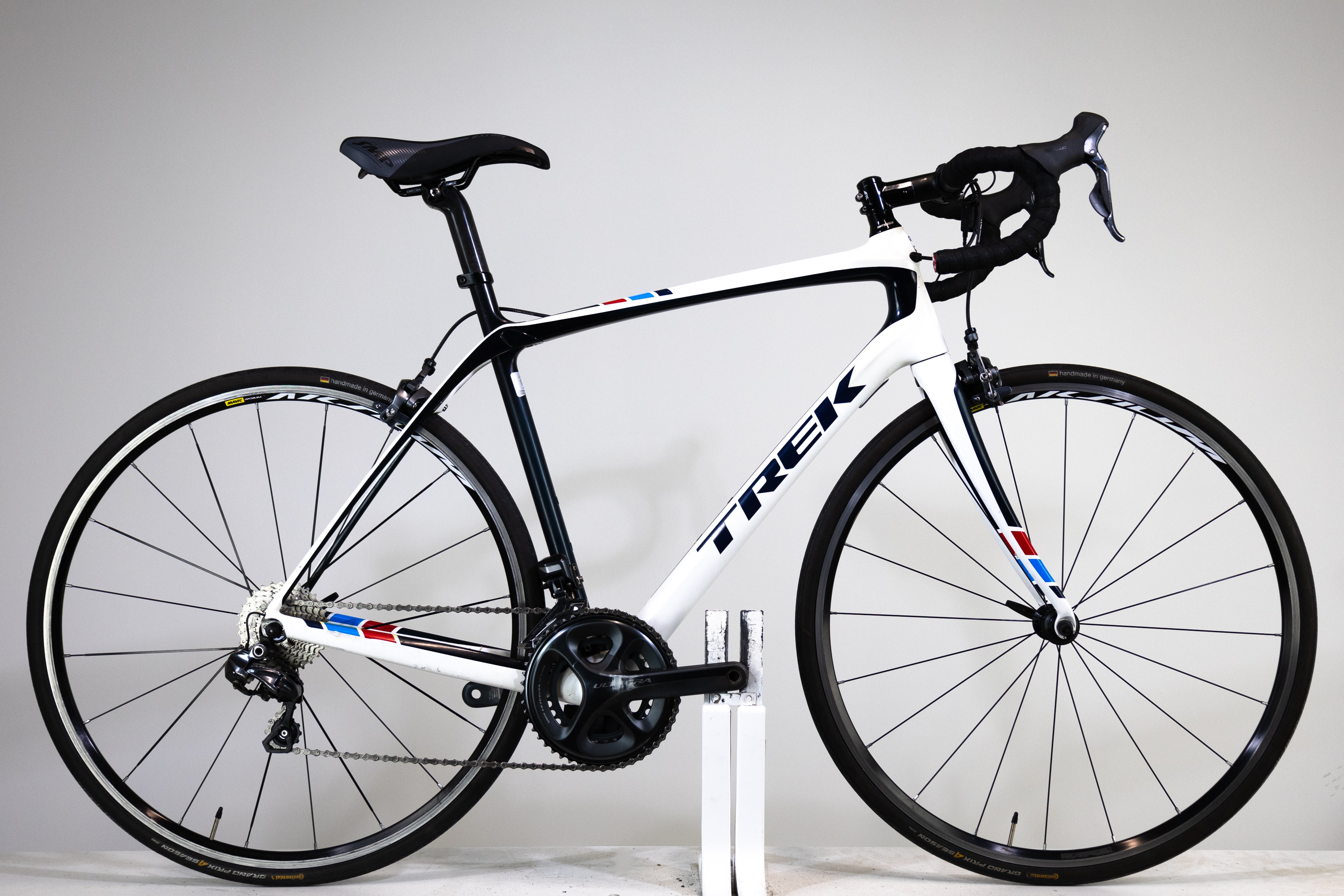 TREK Domane 5.9 vélo de route Occasion Reconditionné Mint Bikes MINT Bikes