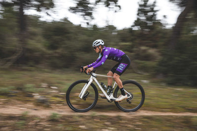 Vélo gravel : c’est quoi, pour qui, pourquoi ? Le guide complet