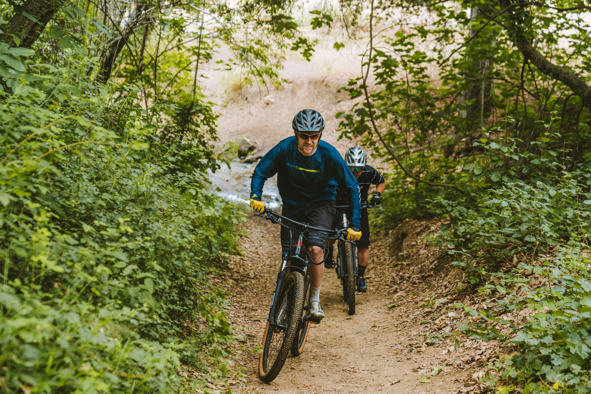 vtt-electrique-sram-ou-shimano