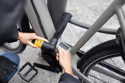 Comment attacher son vélo électrique pour éviter le vol ?