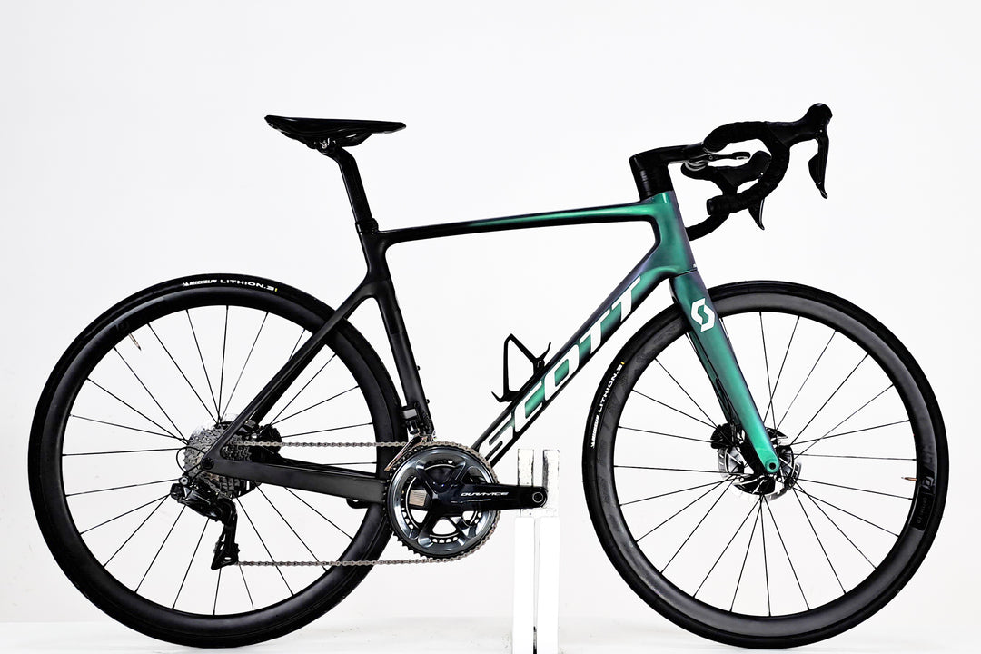 VELO ROUTE COURSE CARBONE SCOTT ADDICT RC PRO RECONDITIONNE MINT BIKES