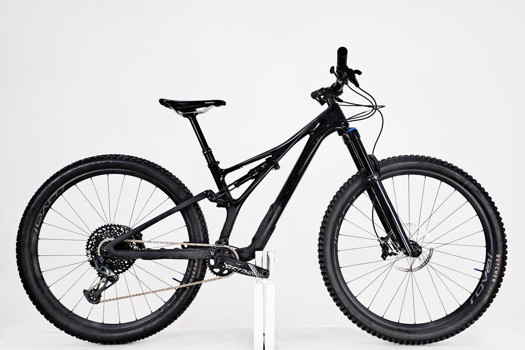 VTT SPECIALIZED CARBON STUMPJUMPER EXPERT OCCASION RECONDITIONNE MINT BIKES