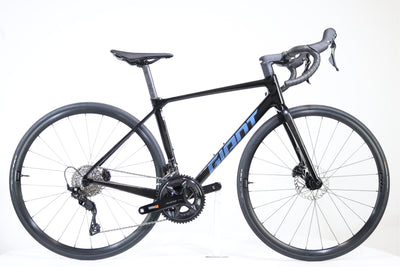 Giant TCR Advanced 2 NOIR CARBON 2022   T.S & T.ML 2825 2800