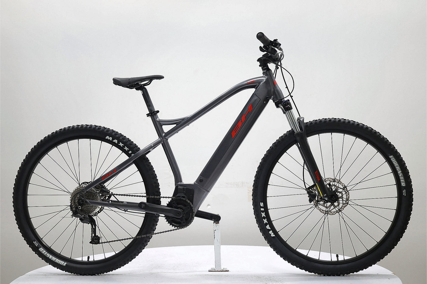 BH Atom 29 2022 T.M