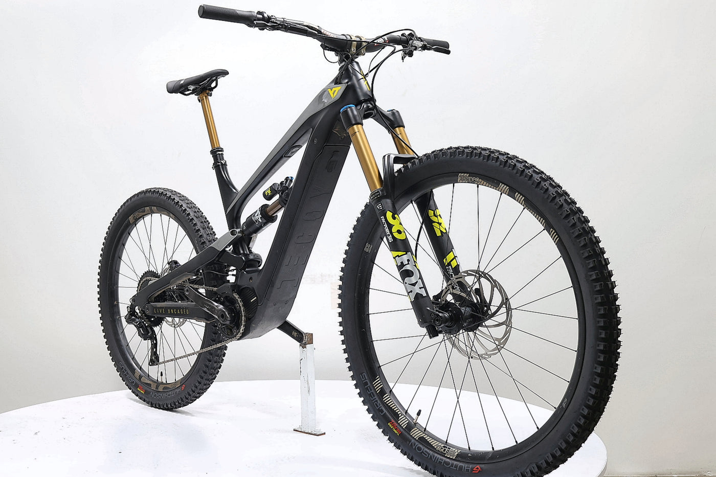 YT DECOY CF Pro Race 2019 T.L