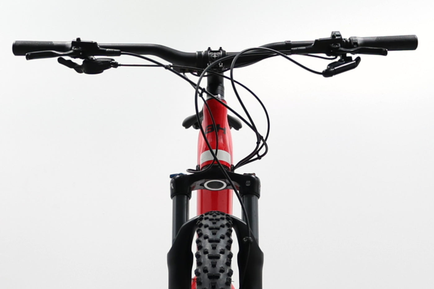 BH ATOM PRO 2023 T.M