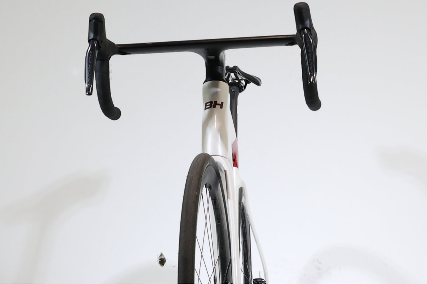 BH iRS1 Carbon 1.6 2023 T.L 248954