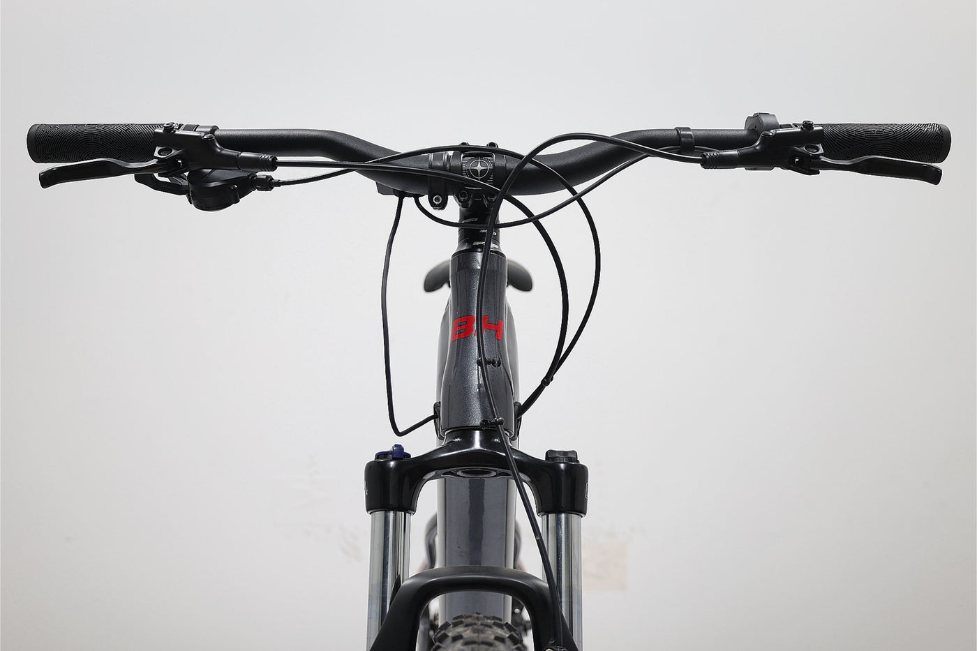 BH Atom 29 2022 T.M