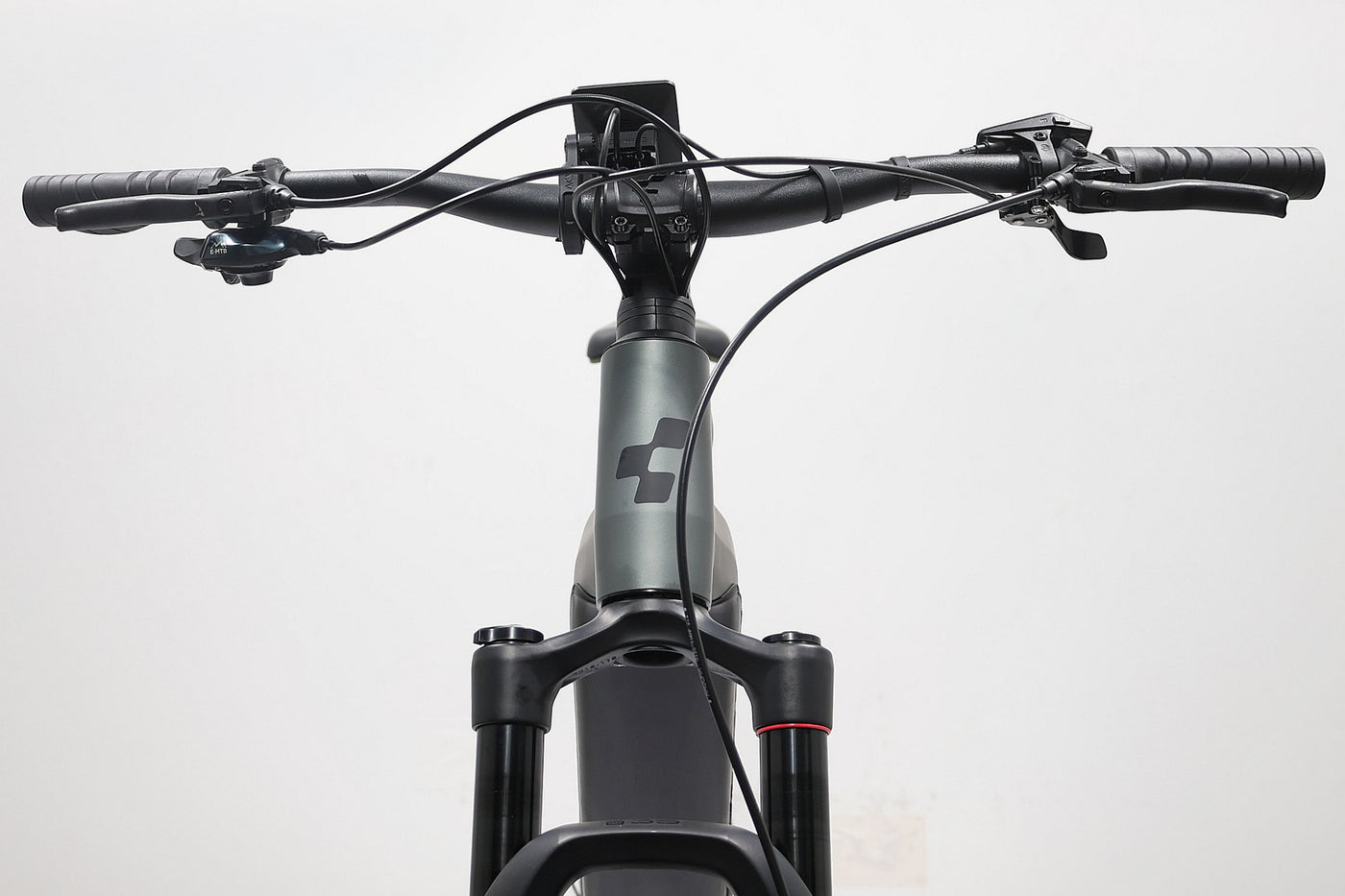 CUBE Stereo Hybrid 120 750 2024 T.M