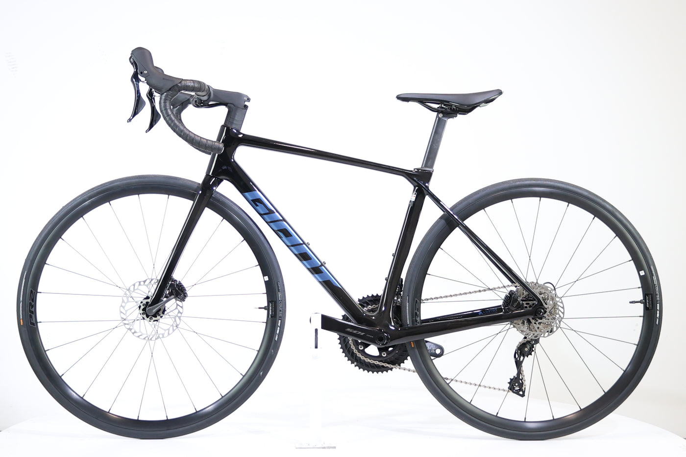 Giant TCR Advanced 2 NOIR CARBON 2022   T.S & T.ML 2825 2800