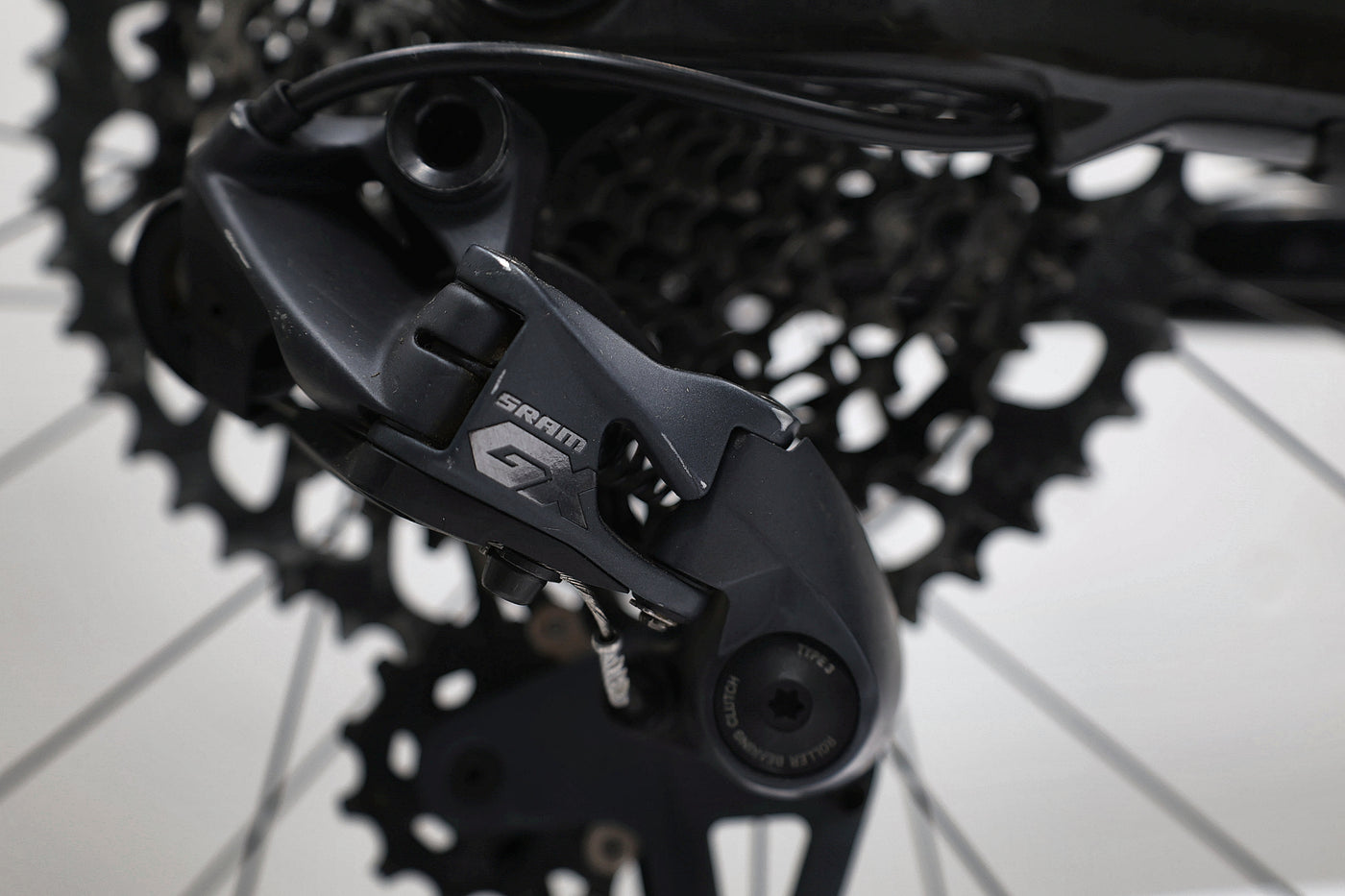 LIV Intrigue LT Advanced Pro 1 2023 T.S