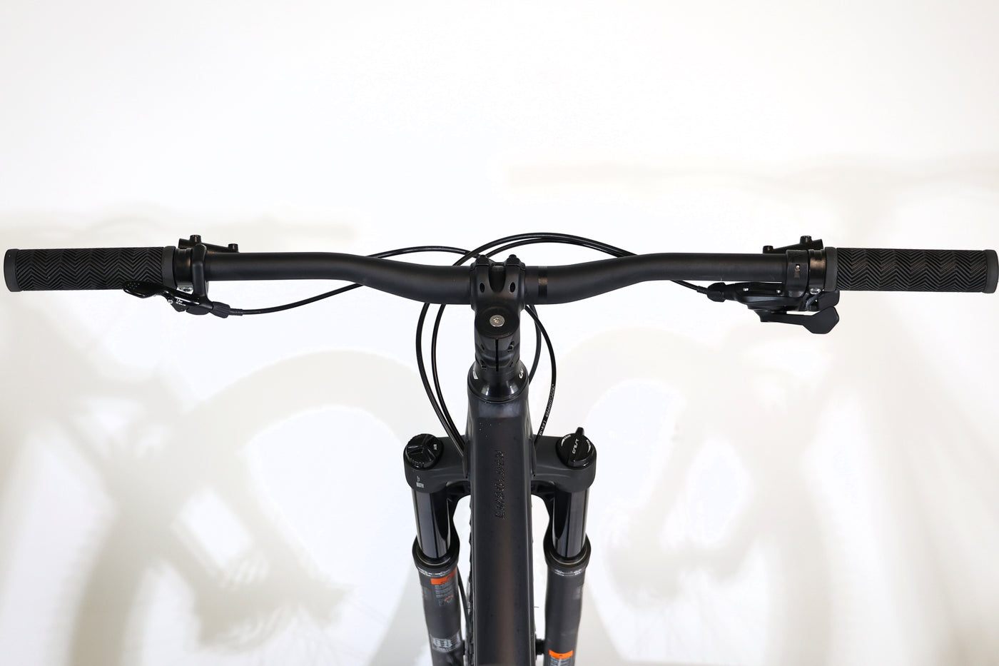 LIV Embolden 1 2022 T.S 241185
