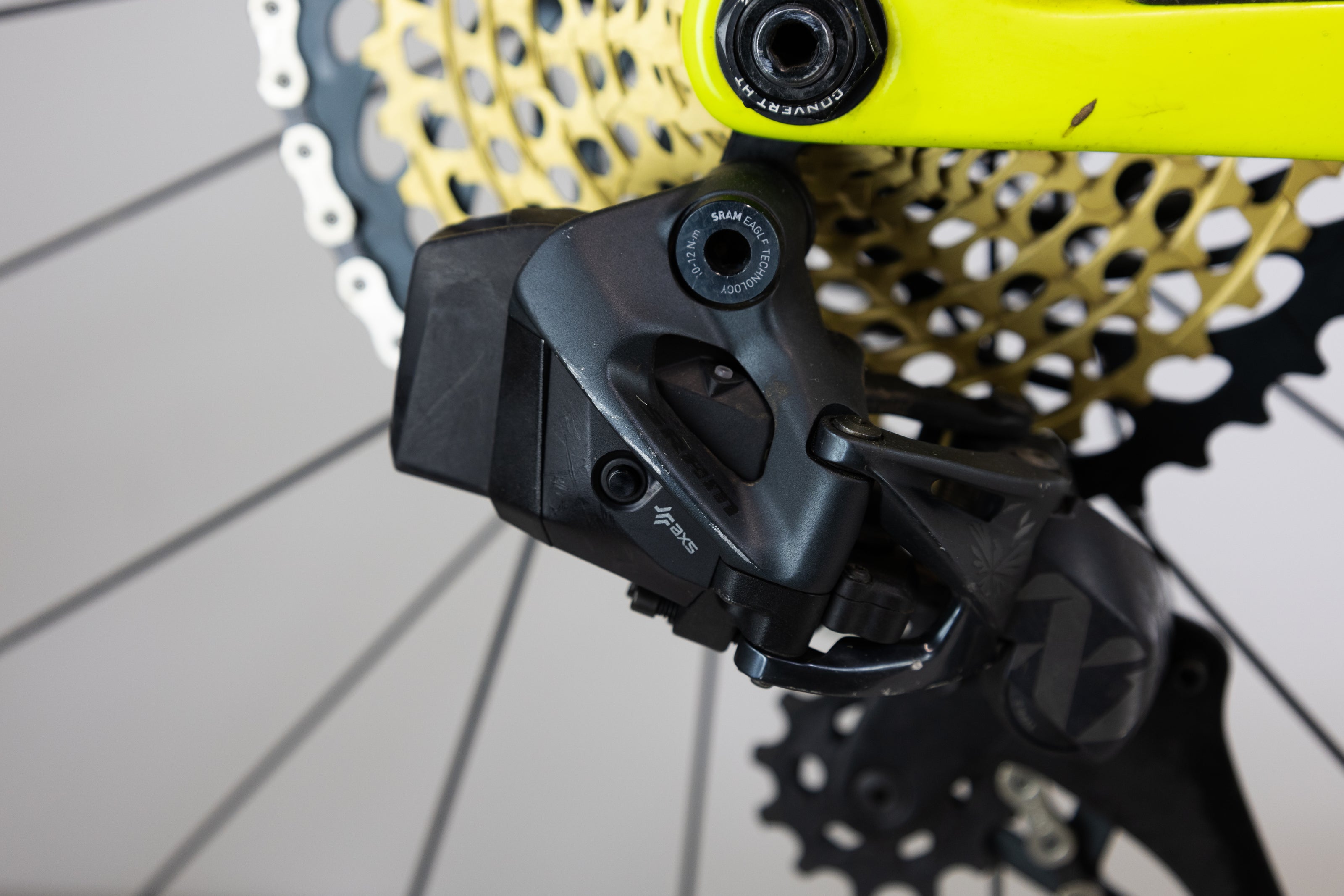 Moyeu Avant Bontrager 20 Trous 100mm Noir - Pour Vélo Route/VTT - Occasion à Rénover - Expédition USA