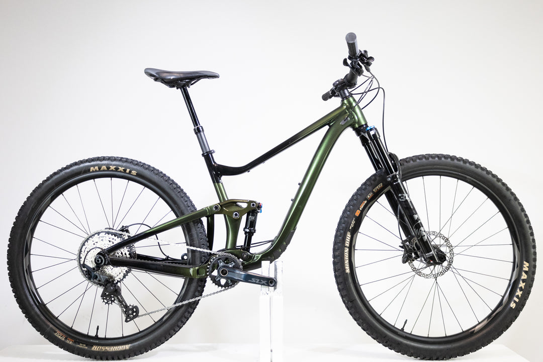 GIANT Trance  29 1 2022 M 2404