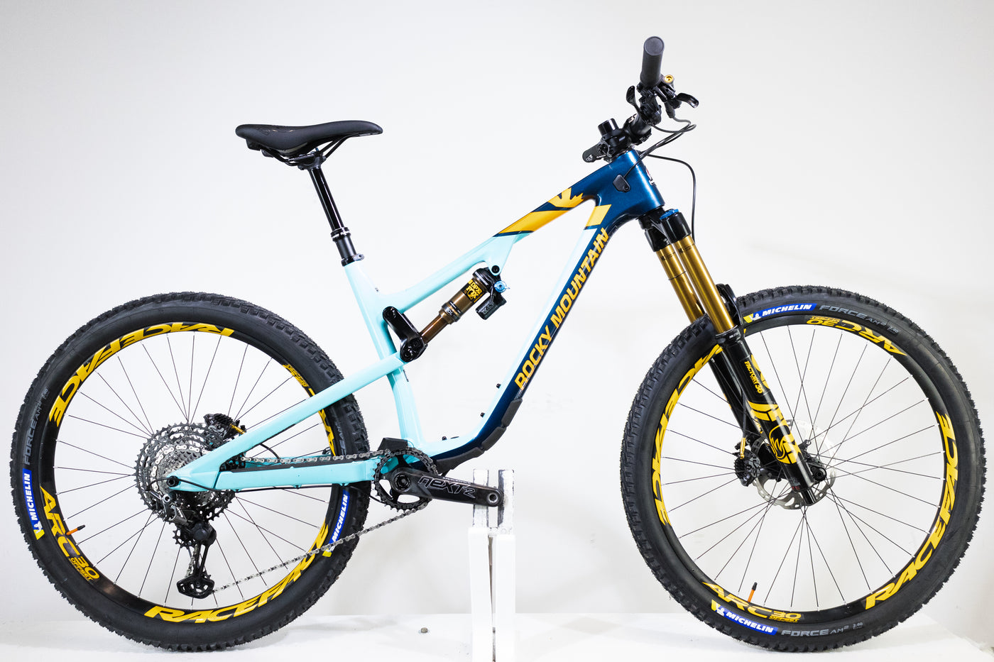 Rocky Mountain Altitude Carbon 90 2019 2559