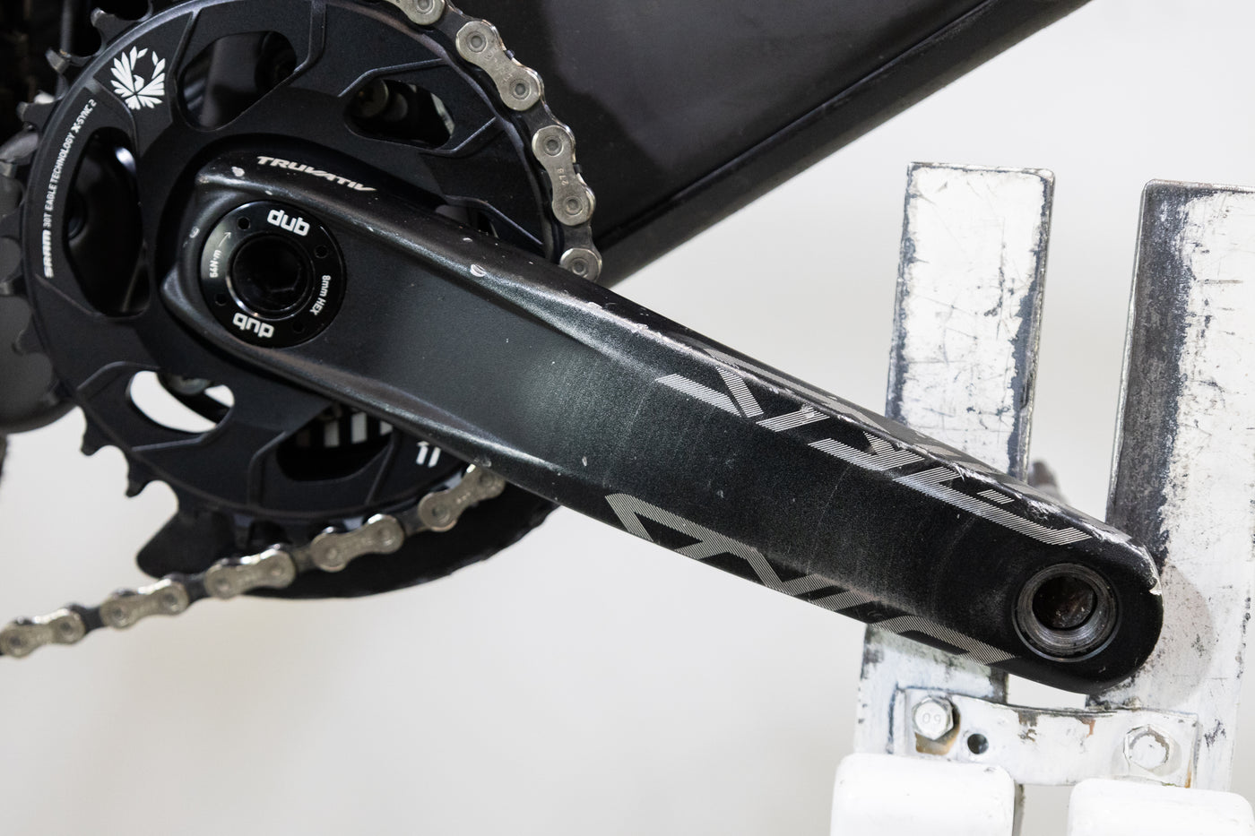 Produit Reconditionné - VTT Tout-Suspendu Santa Cruz Nomad 5 Carbone CC Produit Reconditionné - VTT Tout-Suspendu Santa Cruz Nomad 5 Carbone CC