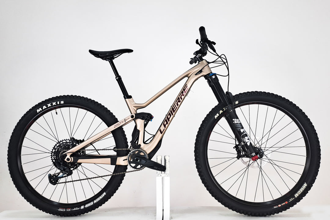 VTT LAPIERRE ZESTY AM CF 7.9 2023 CARBONE FOX ENDURO ALL MOUNTAIN RECONDITIONNE MINT BIKES