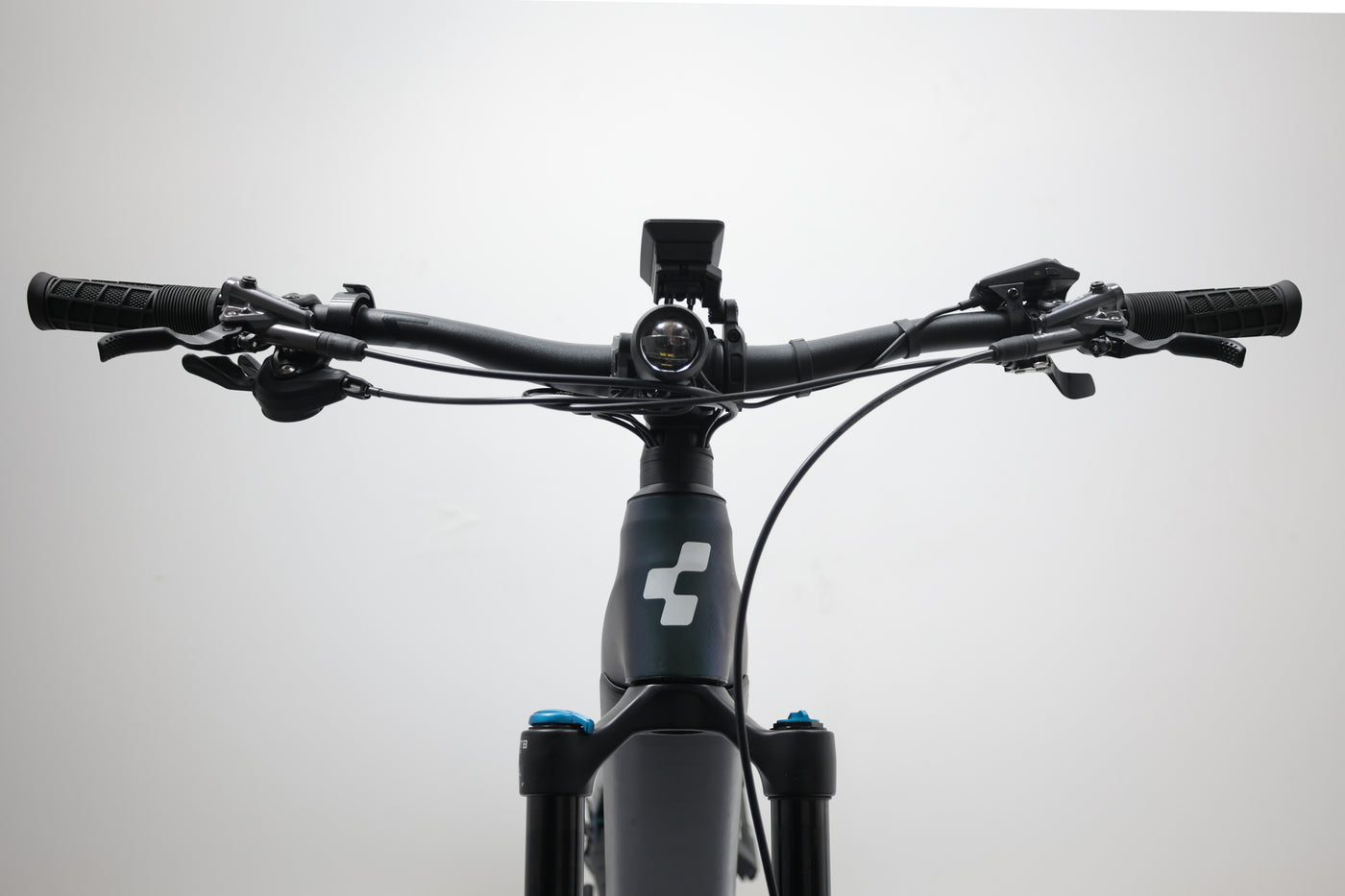 CUBE Stereo Hybrid 140 HPC SLX 750 2024 T.M
