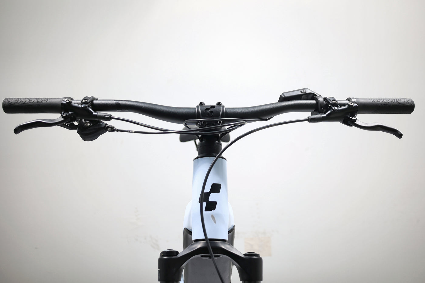 CUBE Stereo Hybrid 120 750 2024 T.L