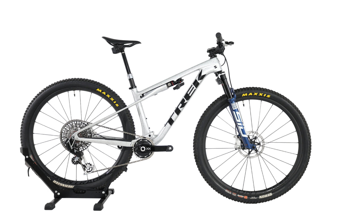 TREK Supercaliber SLR 9.9 Flight Attendant 2025 T.S