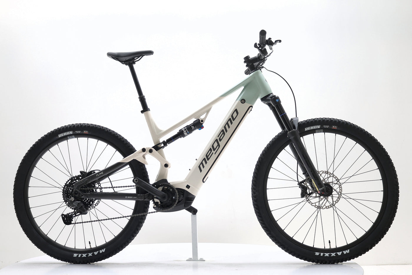 MEGAMO Flame AL 20+ 2025 T.L