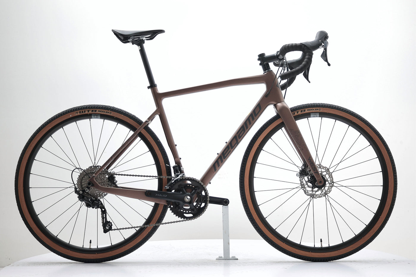 MEGAMO WEST 15 2025 T.M
