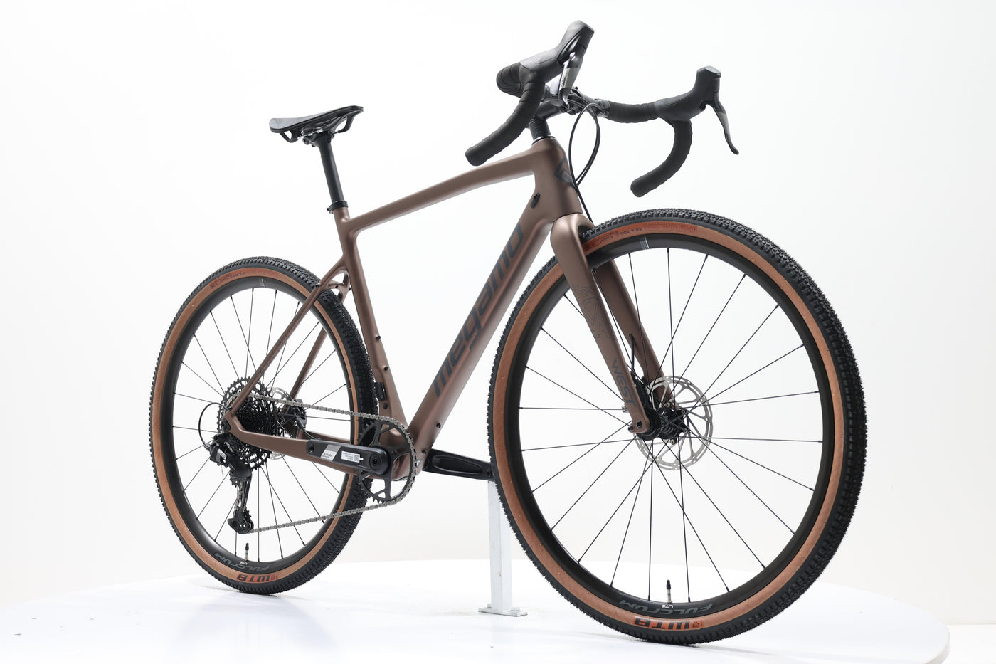 MEGAMO WEST 10 2025