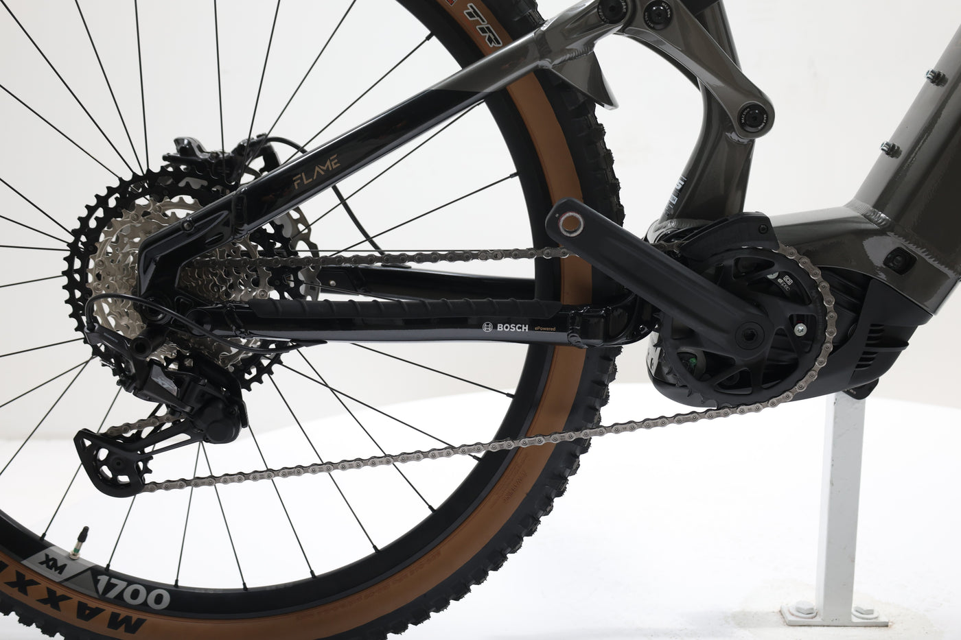 MEGAMO Flame AL 03 2025