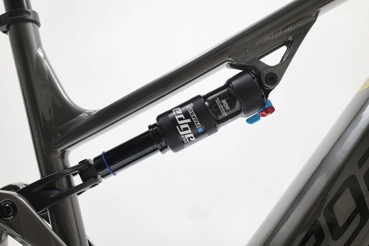 MEGAMO Flame AL 20+ 2025 T.L