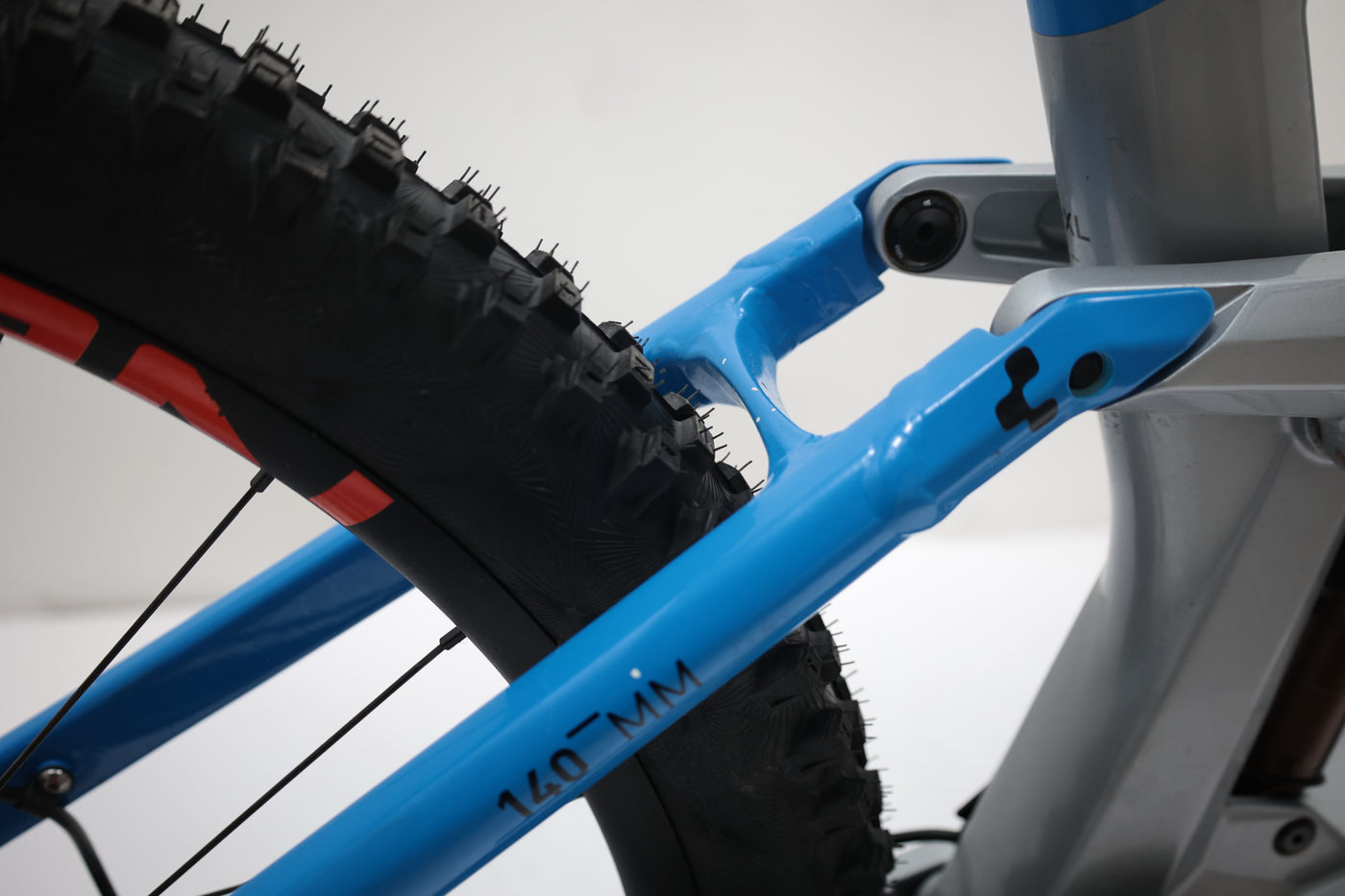 CUBE Stereo Hybrid 140 HPC Actionteam 625 Kiox 2021 T.XL