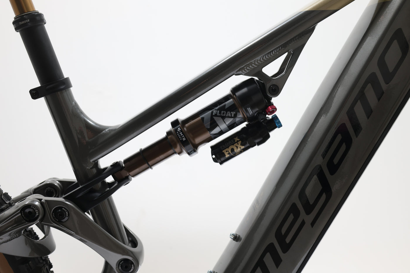 MEGAMO Flame AL 03 2025