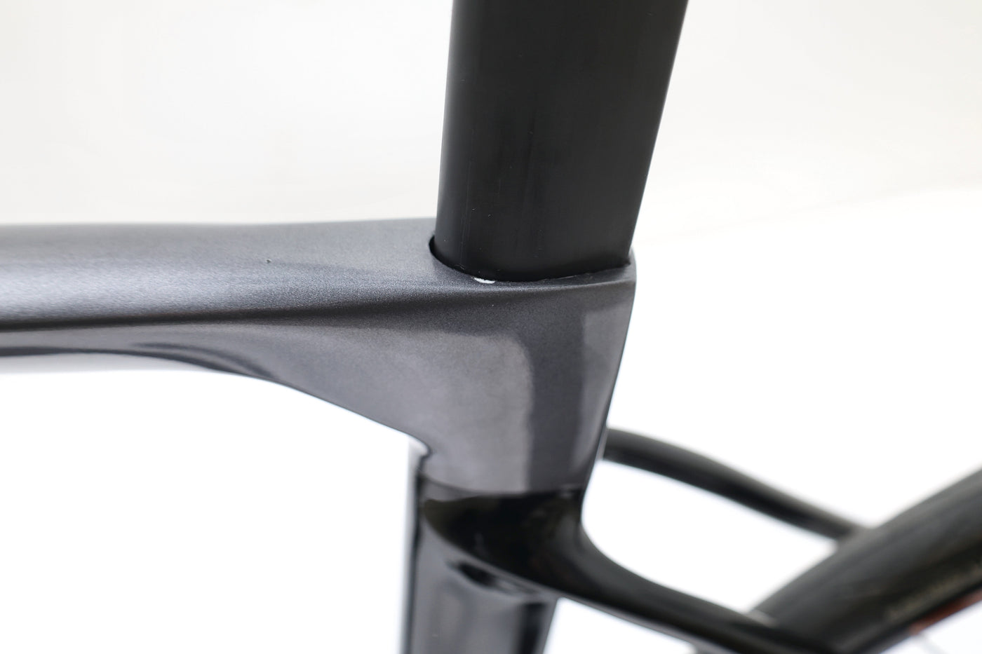 BH iRS1 CARBON 1.4 2024 T.L