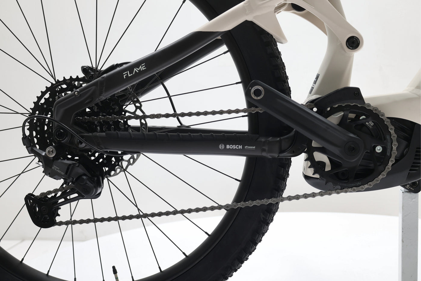 MEGAMO Flame AL 20+ 2025 T.L