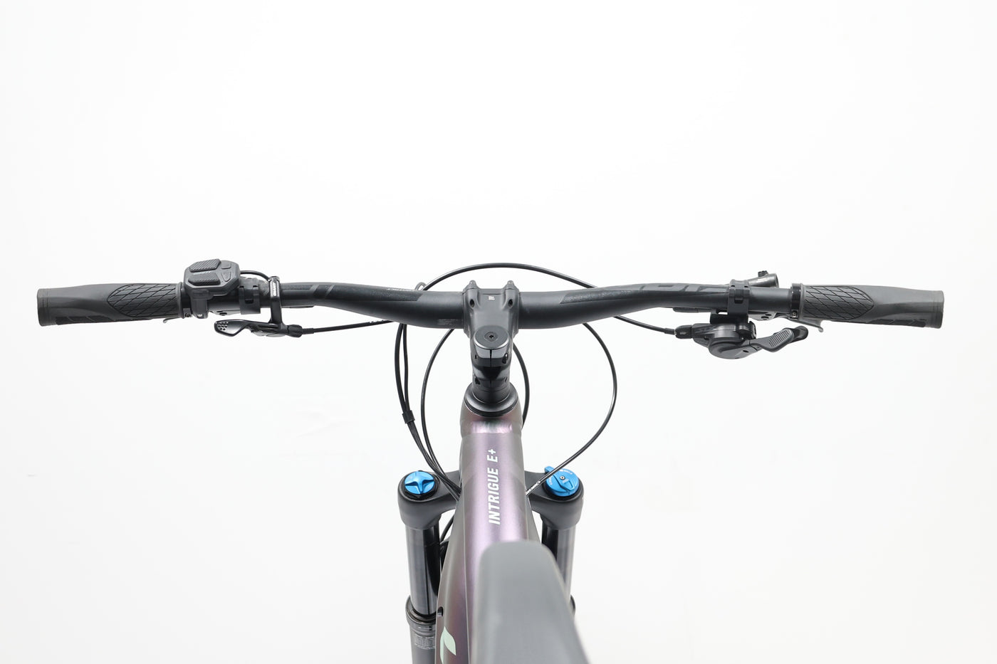 LIV Intrigue X E+ 2 2021 T.L