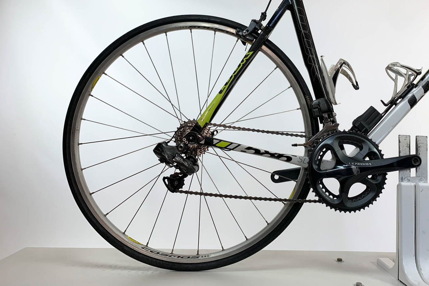 Vélo route reconditionné Aurum Magma Shimano Ultegra Di2 12v Mavic Ksyrium 30 Vélo route reconditionné Aurum Magma Shimano Ultegra Di2 12v Mavic Ksyrium 30