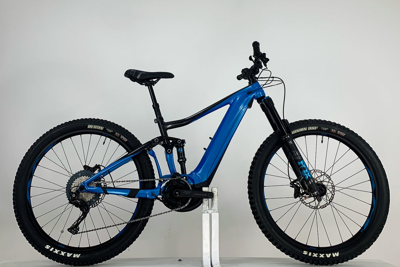 2017 Giant 2019 Giant Trance Blue Book Mountain Bike Disc Giant